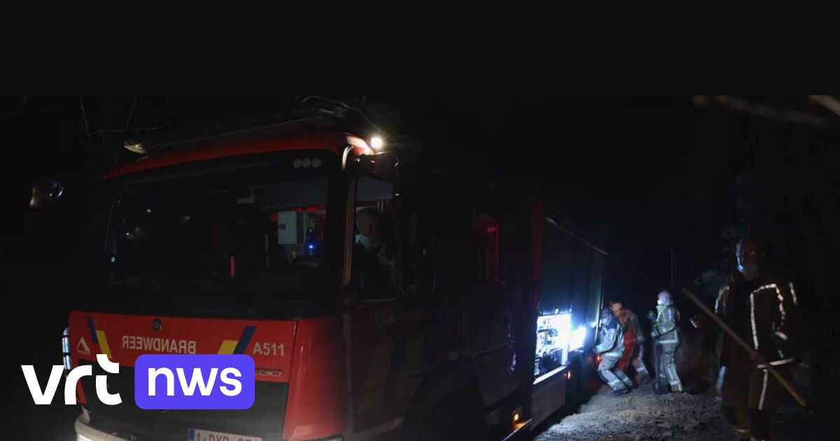 Zware brand op bedrijventerrein Hellebeemden in Hasselt: 