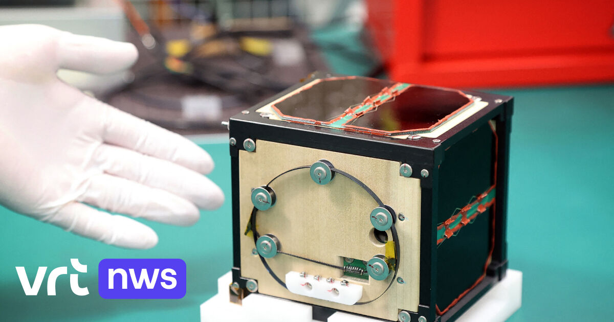 The first (small) wooden satellite would make space travel more environmentally friendly