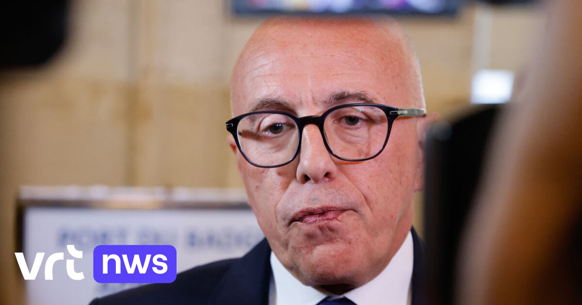 エリック・シオッティはフランスの伝統的右派のリーダーを辞任し、党を離脱した。