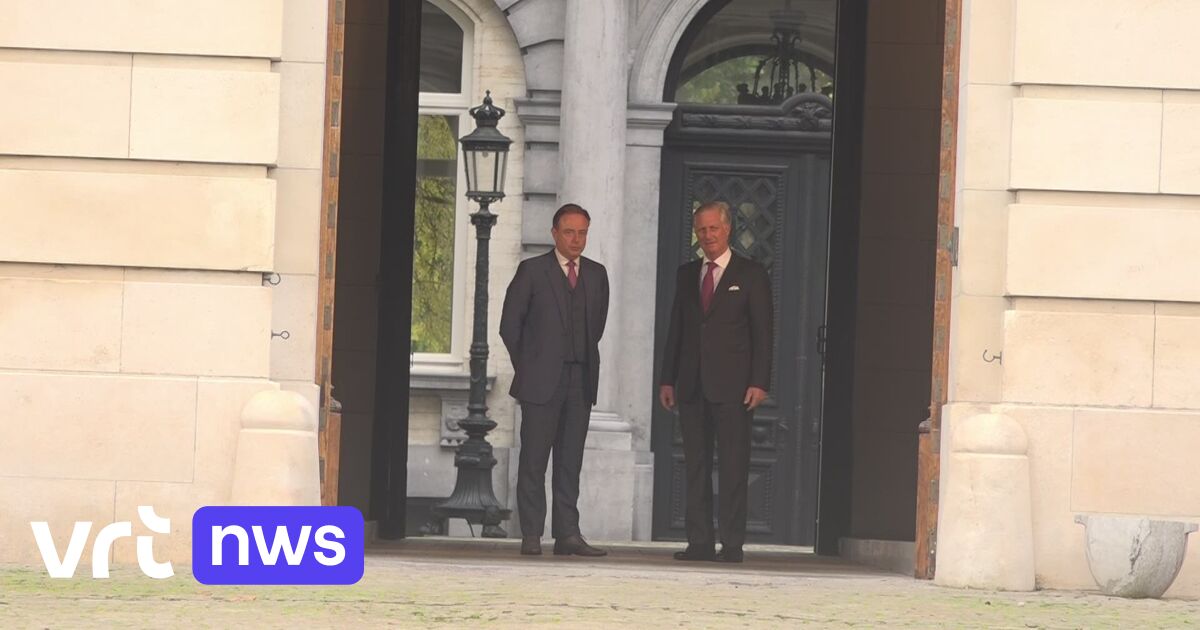 King Filip hands formateur Bart De Wever more time to get the job done
