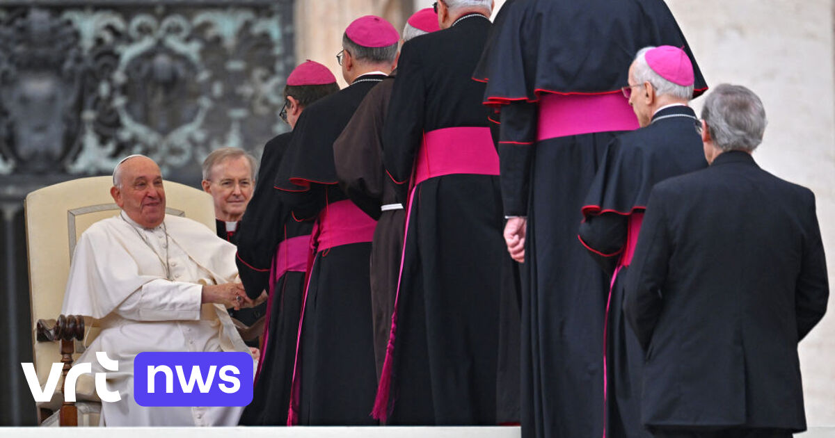 I cardinali alla guida del Vaticano devono rinunciare nuovamente ai loro stipendi per ridurre il deficit di bilancio