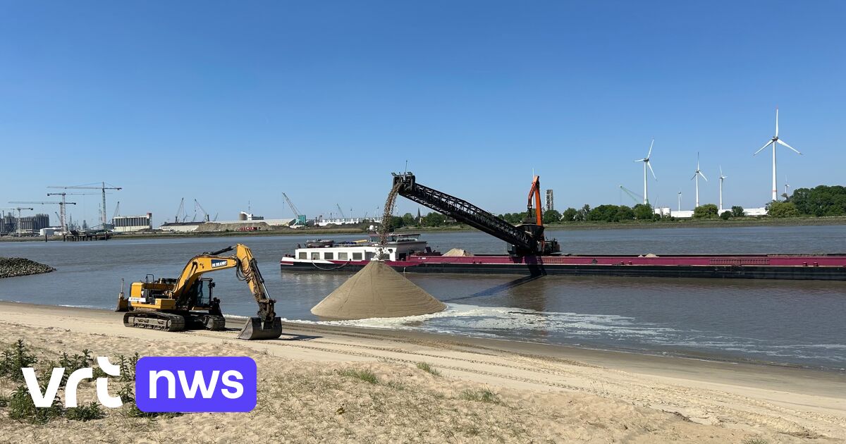 Sint-Anna beach on Linkeroever gets extra layer of sand for summer