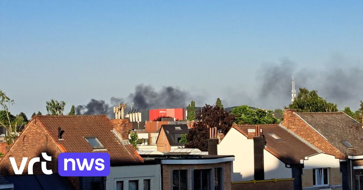 Uitslaande brand in loods in Mechelen