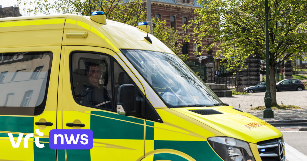 16-Year-Old Cyclist Crashes Through Car Rear Window During Jesseren-Borgloon Race