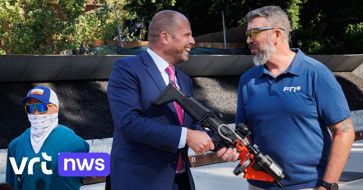 Verteidigungsminister Francken kauft neues „weniger tödliches“ Waffensystem bei FN Herstal