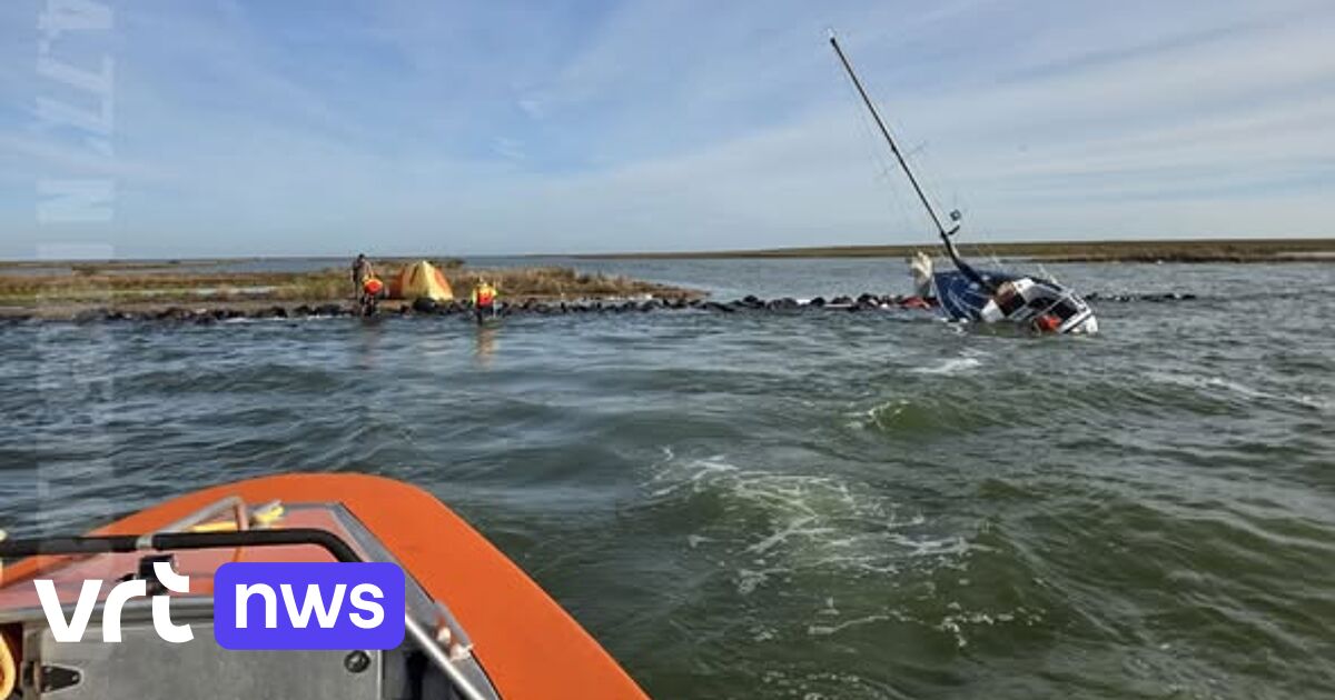 Duitse man zit 2 dagen vast op onbewoond eiland in Noord-Holland na schipbreuk