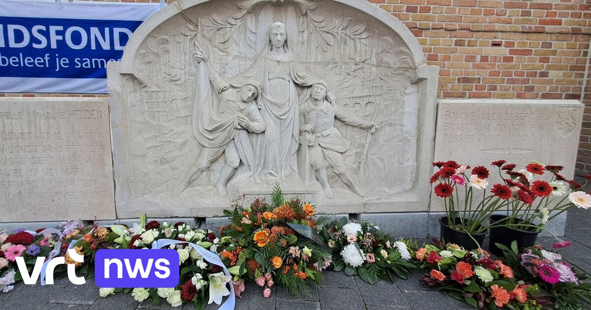 Gerestaureerd oorlogsmonument onthuld in Westkapelle na brand Sint-Niklaaskerk