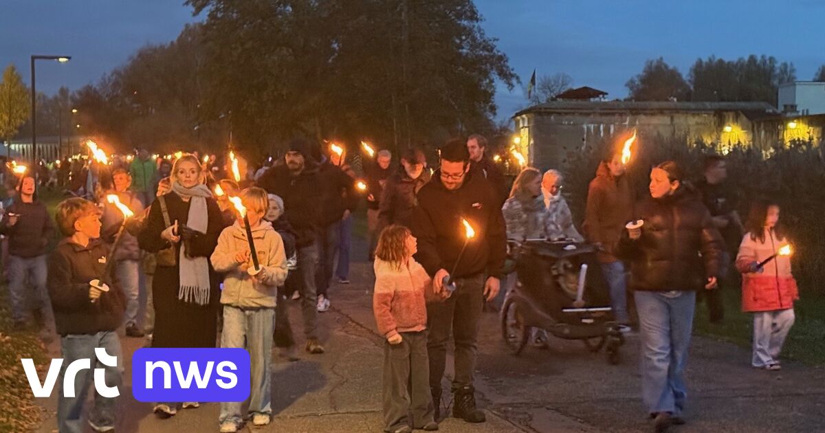 Honderden mensen herdenken Wapenstilstand met fakkeltocht in Fort van Liezele