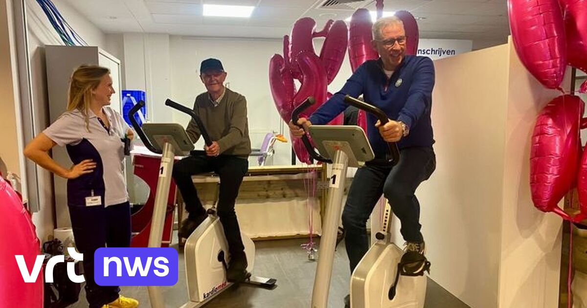 Patiënten en personeel Sint-Franciscusziekenhuis Heusden-Zolder fietsen tegen longziekte COPD: 