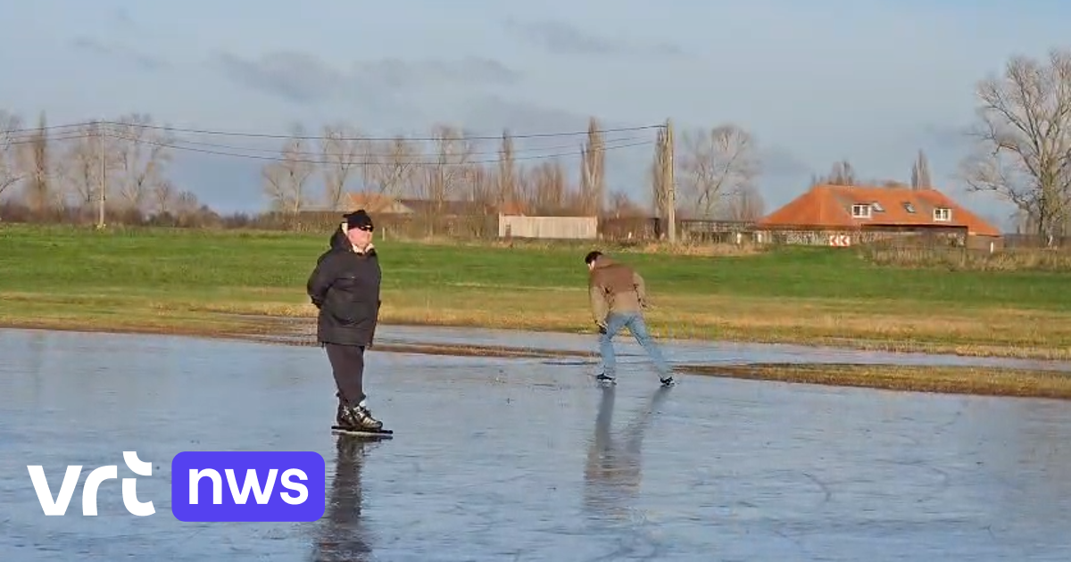 Schaatsers wagen zich op bevroren weide langs IJzer in Stavele: 