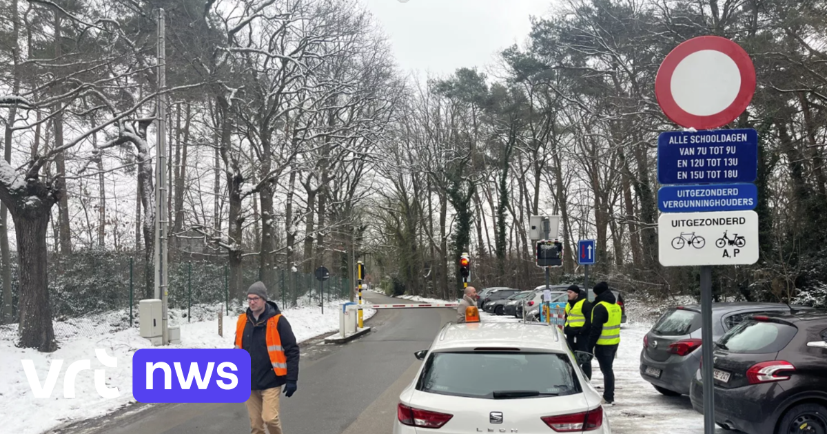 Verkeersfilter met slagboom gaat sluipverkeer tegen aan Hasseltse scholen KIDS en De Berk: 