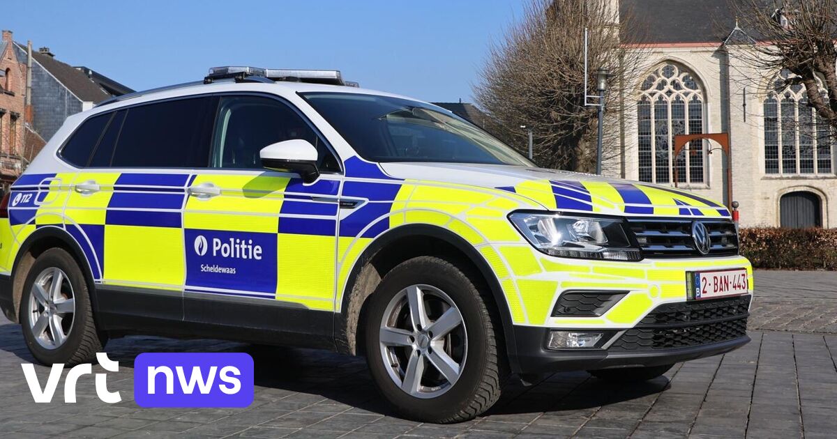 Automobilist ontsnapt na crash en achtervolging in Zwijndrecht: politie zet drone in voor zoekactie