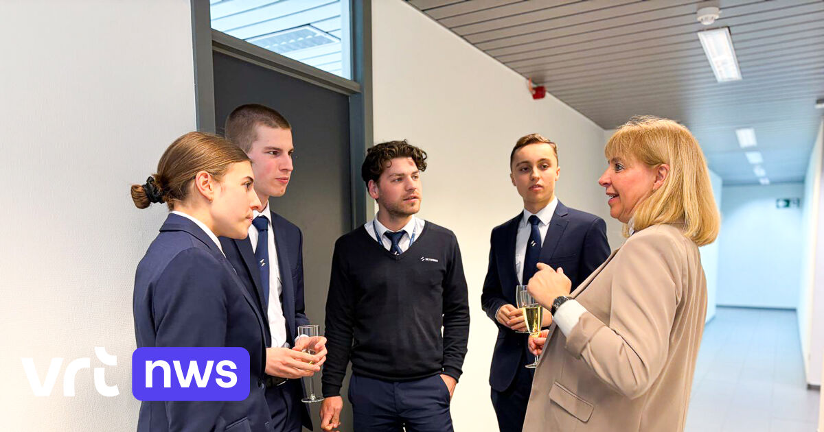 Grootste pilotenschool op luchthaven van Deurne breidt uit: 