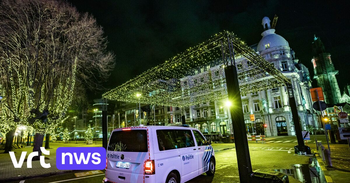 Antwerpse politie pakt 2 tieners op voor brandstichting en vuurwerkbommen tijdens oudejaarsnacht