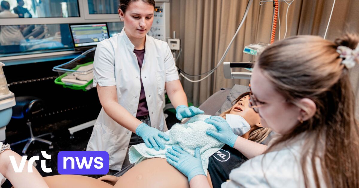 Hogeschool PXL in Hasselt oefent met nieuwe bevallingssimulator: 