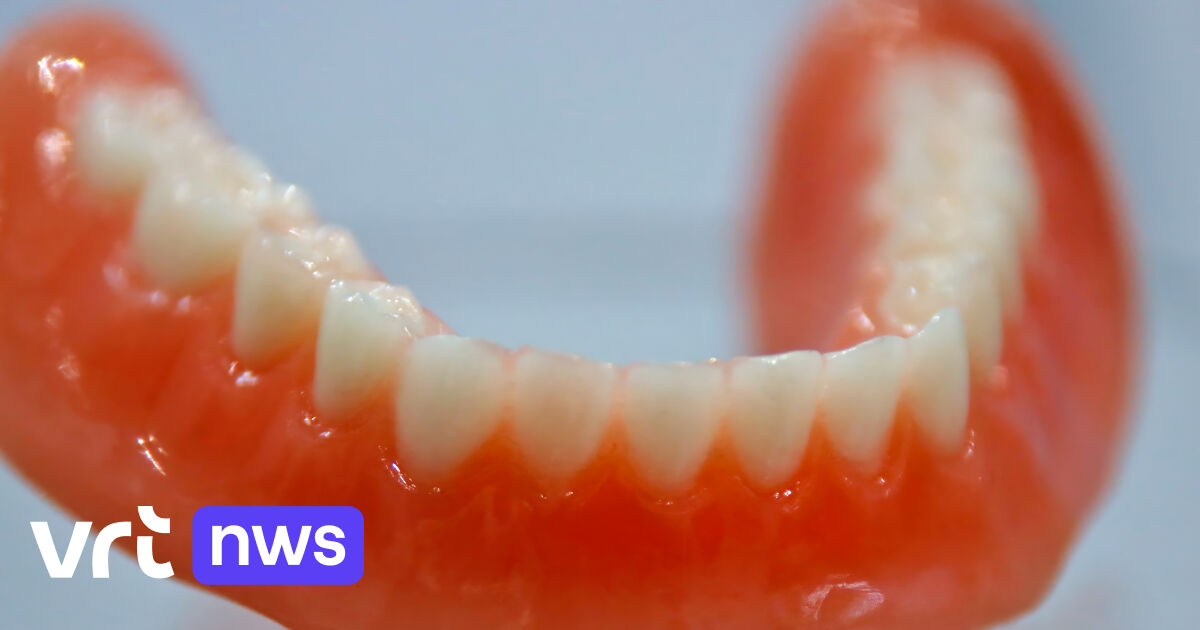 Mysterieus onderzoek in Duitse stad: voorbijganger vindt 35 tanden op straat