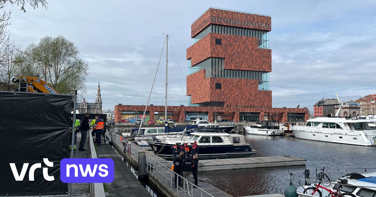 Car found at the bottom of a dock linked to the disappearance of a man more than 25 years ago