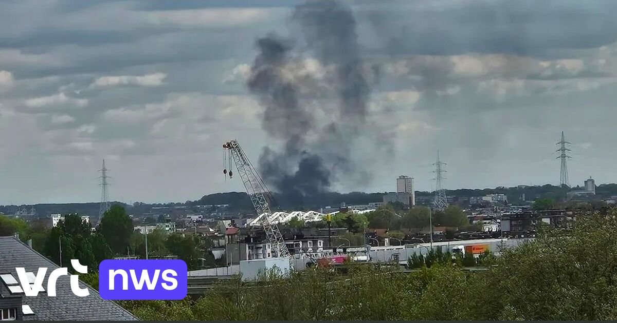 Zware uitslaande brand in Deurne: geen slachtoffers, schade is groot