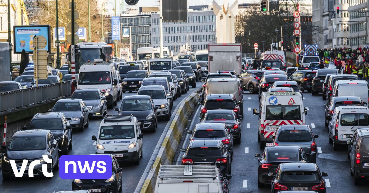10 cent meer per kilometer voor woon-werkverkeer en 15 miljoen voor OCMW's: dit staat in het energieakkoord | VRT NWS Nieuws