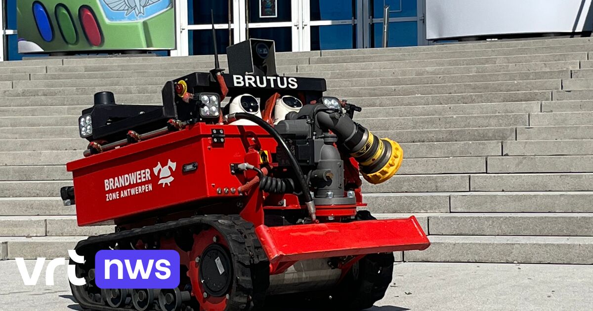 Blusrobots en drones helpen Antwerpse brandweer: "Komen op plekken waar het te gevaarlijk is voor mensen"