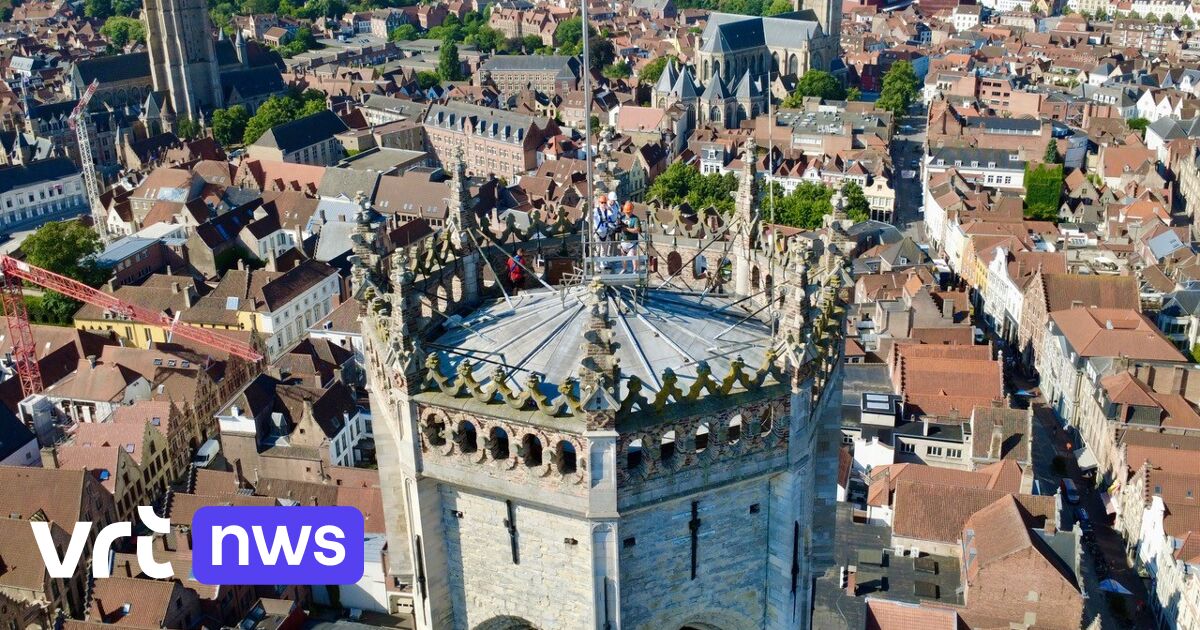 Deep clean for roof of Bruges Belfry (VIDEO)
