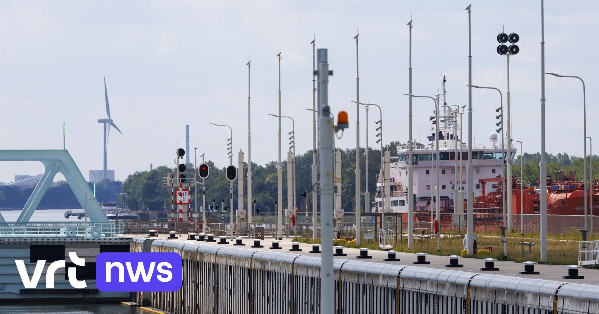 Droogte dwingt bedrijven Gentse haven vaker vrachtwagens in te zetten: 