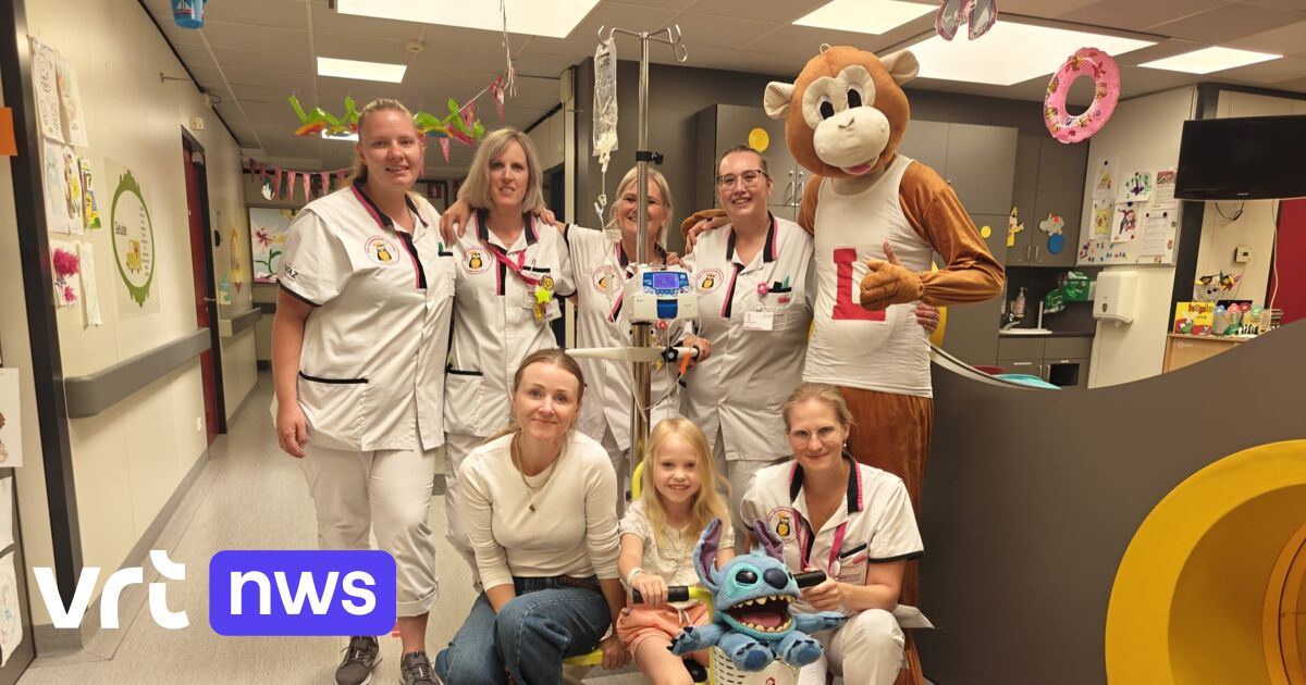 {"nl":"Vitaz-ziekenhuis Sint-Niklaas krijgt Infuuts: 3-wieler waarmee zieke kinderen mobiel blijven met infuus | VRT NWS Nieuws","en":"Vitaz Hospital in Sint-Niklaas receives \"Infuuts\": a tricycle that keeps sick children mobile while on an IV | VRT NWS News","nl_at_en_save":"Vitaz-ziekenhuis Sint-Niklaas krijgt Infuuts: 3-wieler waarmee zieke kinderen mobiel blijven met infuus | VRT NWS Nieuws","en_saved_at":"2026-10-08T08:42:53.095Z"}