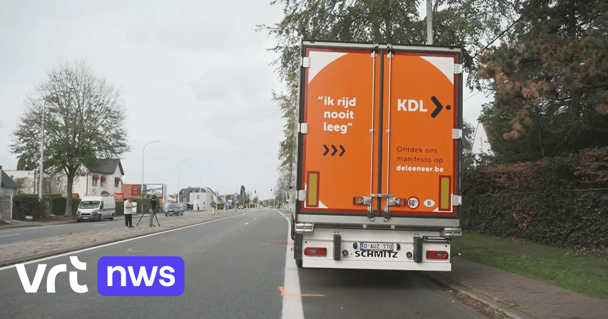 Bromfietser (15) onder invloed crasht tijdens vlucht voor politie, meisje (18) dat achterop zat levensgevaarlijk gewond