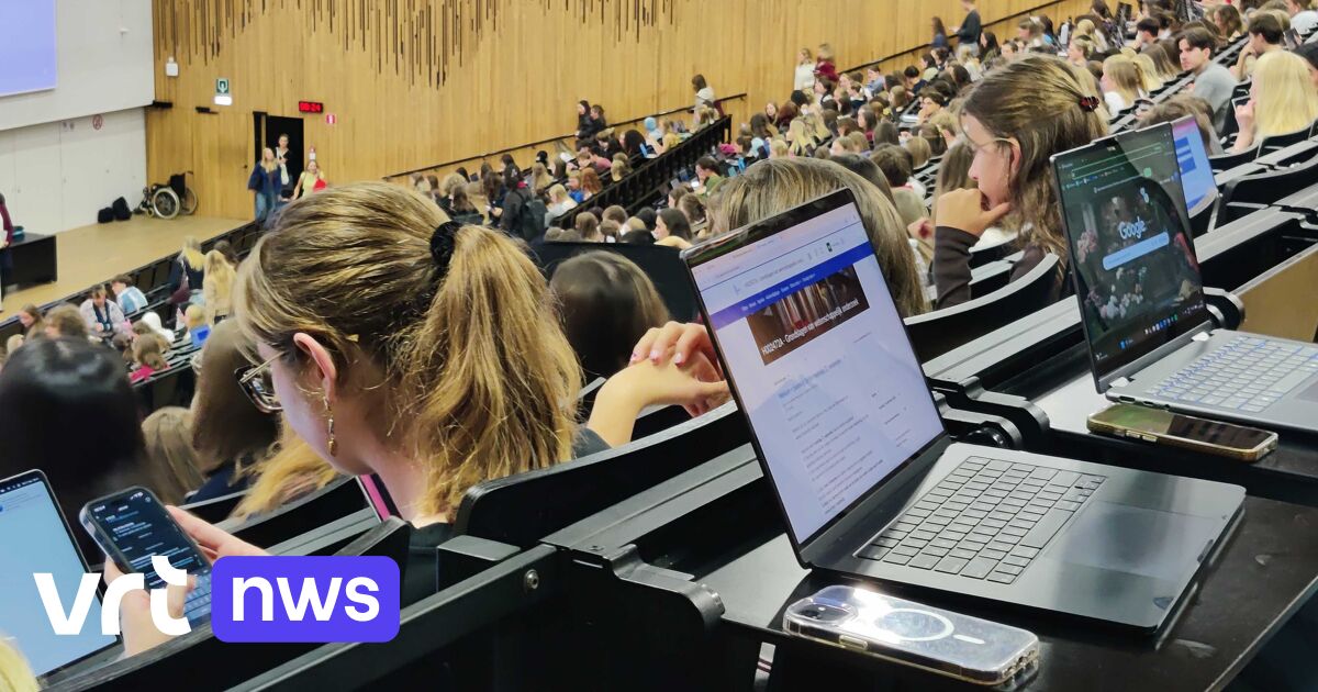 Nieuwe studenten gaan naar de UGent