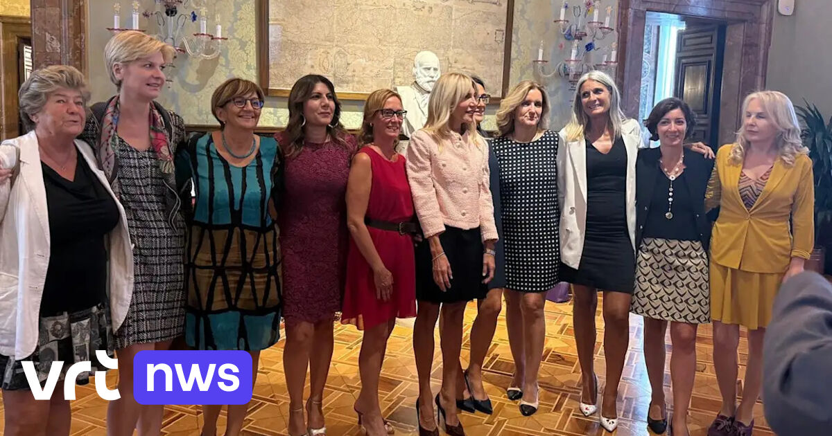 Vrouwen dragen een rok