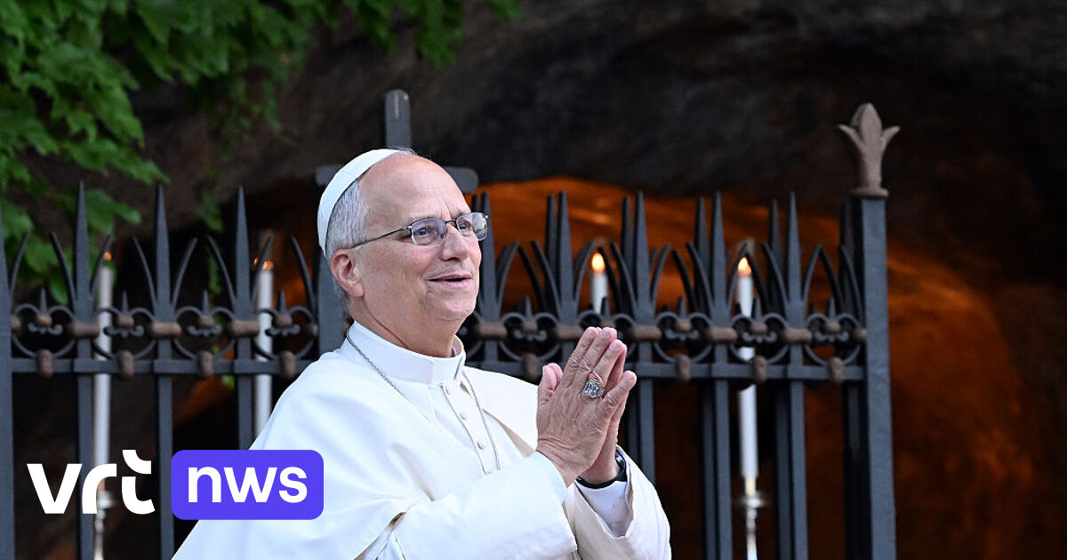 Pope urges Church to protect human artists from AI