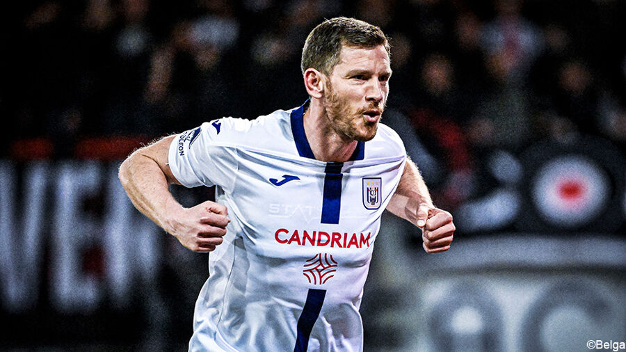 Jan Vertonghen prolonge d'un an à Anderlecht : "Notre histoire n'est pas  encore terminée" | VRT NWS: le site d'information de référence