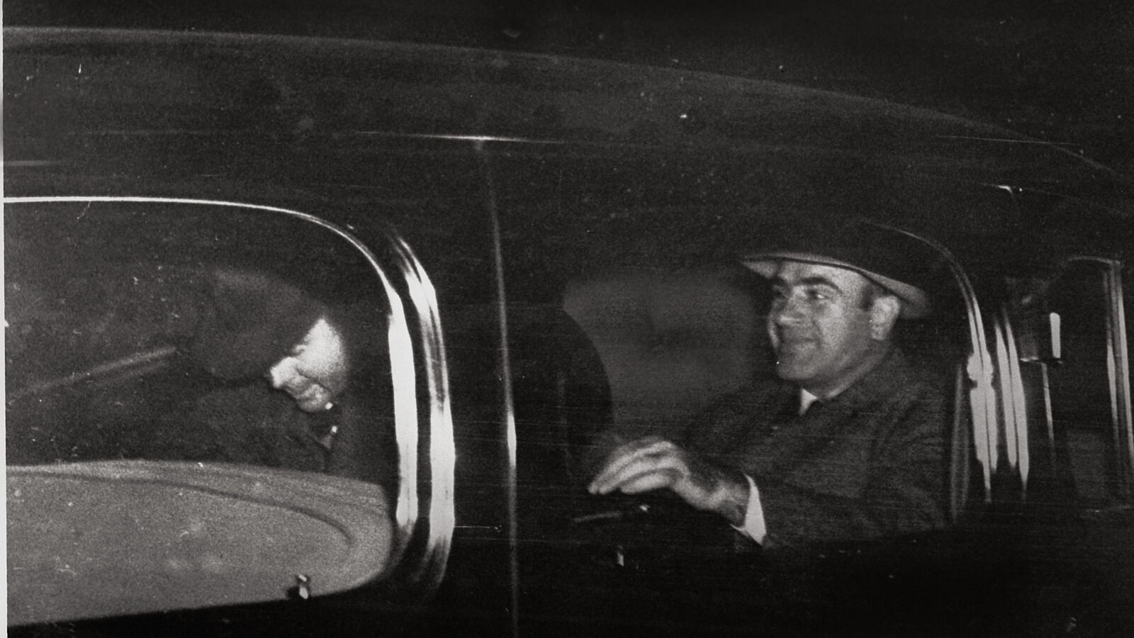 Foto Na 7 jaar opsluiting is Al Capone in 1939 opnieuw een vrije man.  Foto: AP