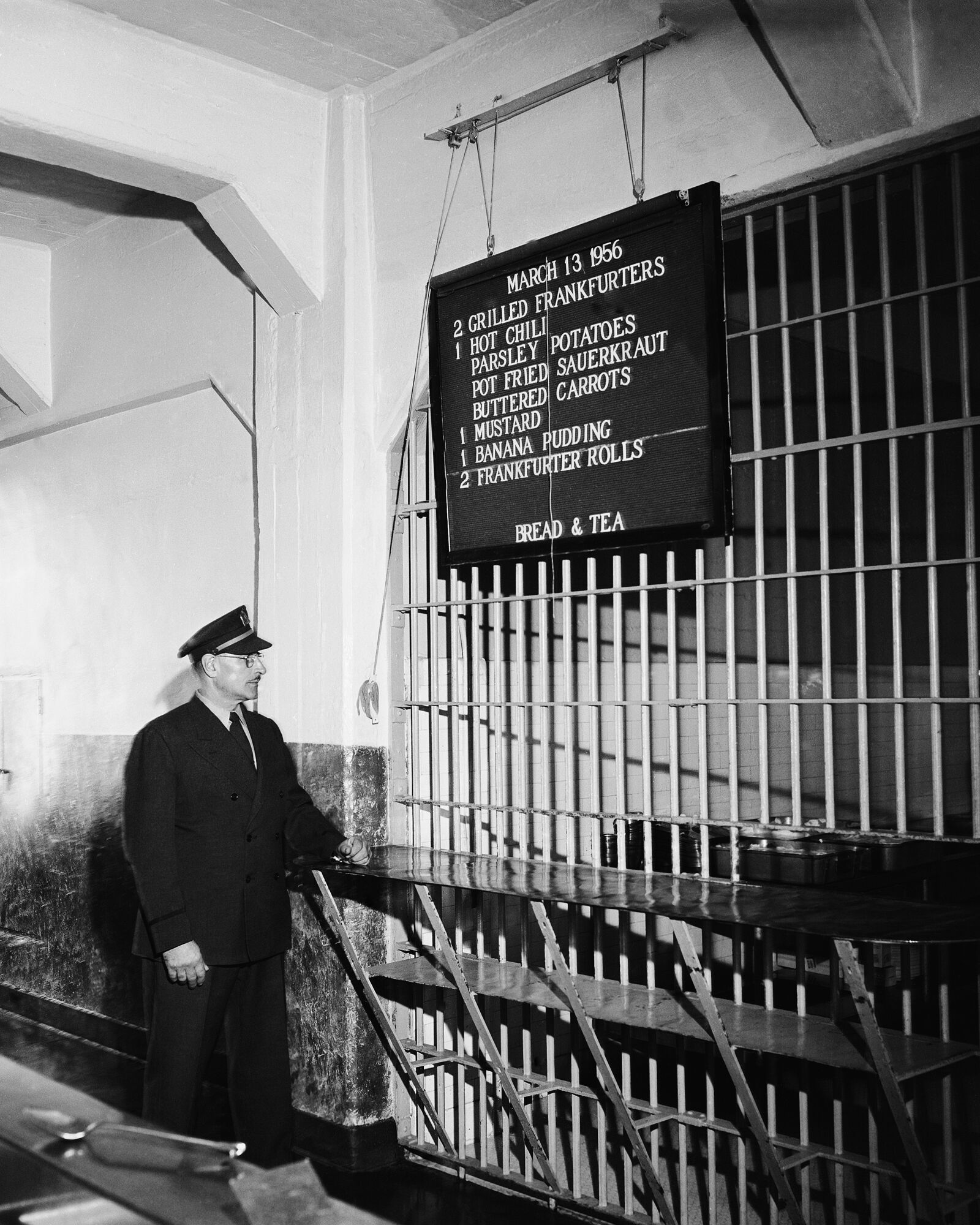 Foto Een typische menukaart in de 'cafetaria' van de Alcatraz-gevangenis. Foto: AP