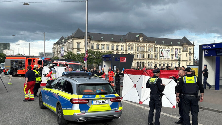 3 mensen in levensgevaar na steekpartij in Duitse stad Hamburg, verdachte opgepakt | VRT NWS: nieuws
