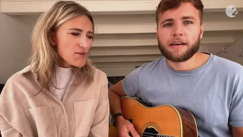 Freek van Nederlands muzikaal duo Suzan & Freek heeft uitgezaaide  longkanker: "Geen kans op genezing" | VRT NWS Nieuws