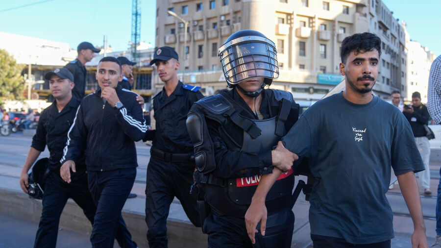 Al drie dagen protesteren jongeren in Marokko tegen overheid: al tientallen  arrestaties | VRT NWS: nieuws