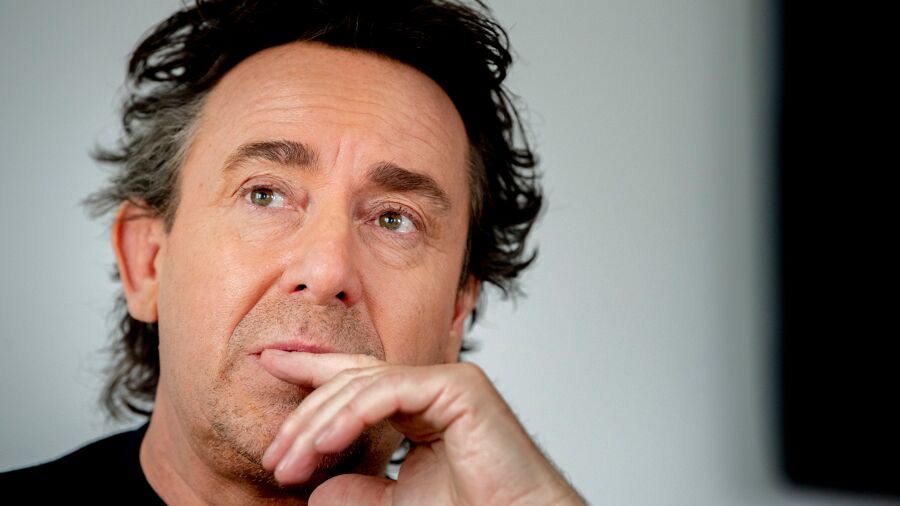 Vrijspraak of celstraf? 4 jaar na aangifte voor betasting van minderjarige  komt Marco Borsato voor de rechter | VRT NWS: nieuws