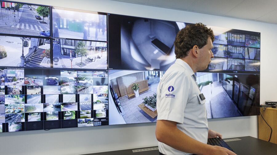 Digitalisering politie mislukt: minister trekt streep door monstercontract  van 299 miljoen euro | VRT NWS: nieuws