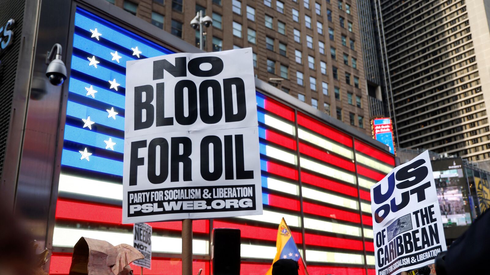 Foto Demonstranten protesteerden dit weekend onder meer in New York tegen de Amerikaanse inval in Venezuela.