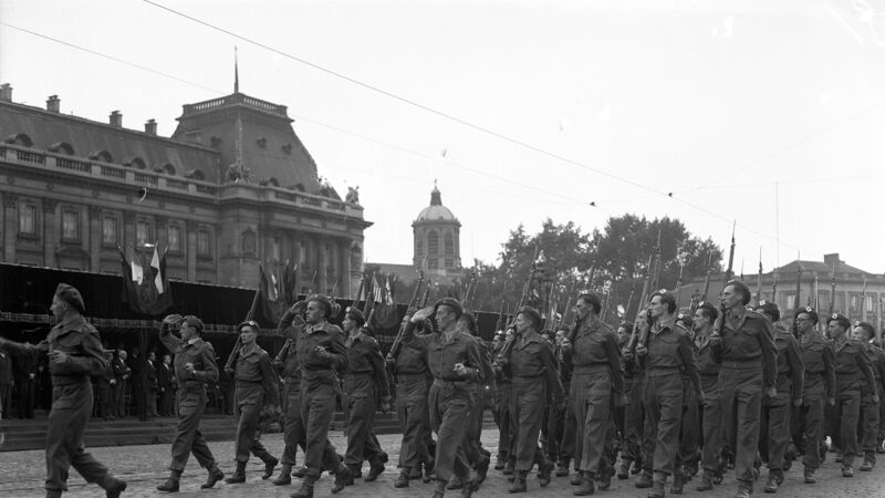 [Bild: 4d4bcb68-3607-4fb0-ad21-4f411737cc4a.jpg...height=450]