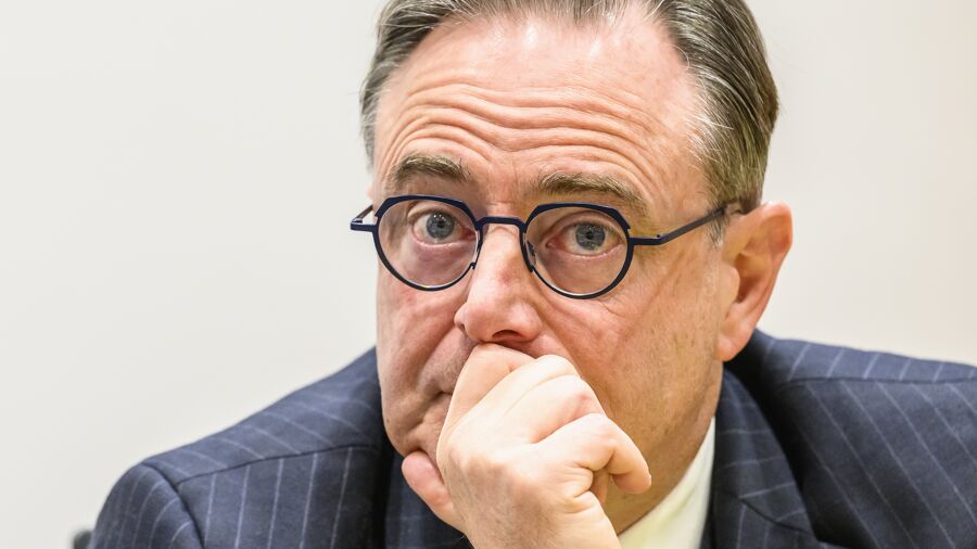 Ratingbureau Moody's verlaagt kredietwaardigheid van België, premier De  Wever: "Dit valt helaas niet uit de lucht" | VRT NWS Nieuws