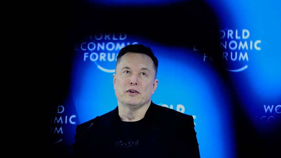 Elon Musk eerste biljonair ooit met vermogen van ruim 1.000 miljard, SpaceX  sluit eerste beursdag 19 procent hoger af | VRT NWS Nieuws