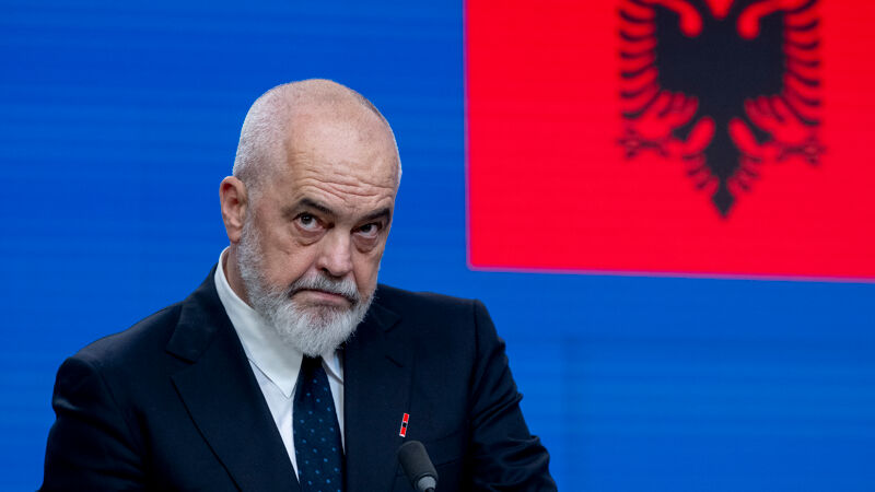 Kryeministri i Shqipërisë Edi Rama ka qenë nën kritika për disa javë, pjesërisht për shkak të mbërritjes së një resorti luksoz nga familja Trump në një rezervat natyror. Foto: Getty Images