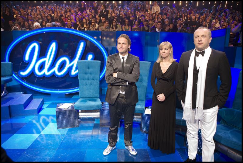 Foto John Ewbank, Jerney Kaagman en Gordon op de set van 'Idols' in 2008