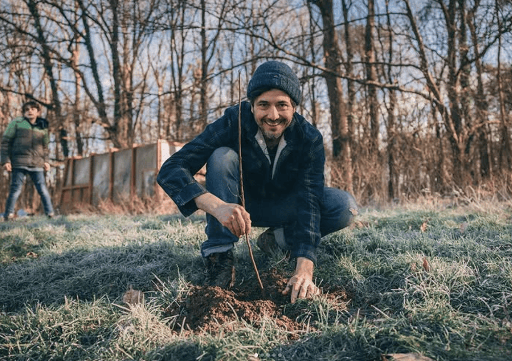 Foto In november 2021 plantte Dieter Coppens de eerste struiken. Foto: Dieter Coppens