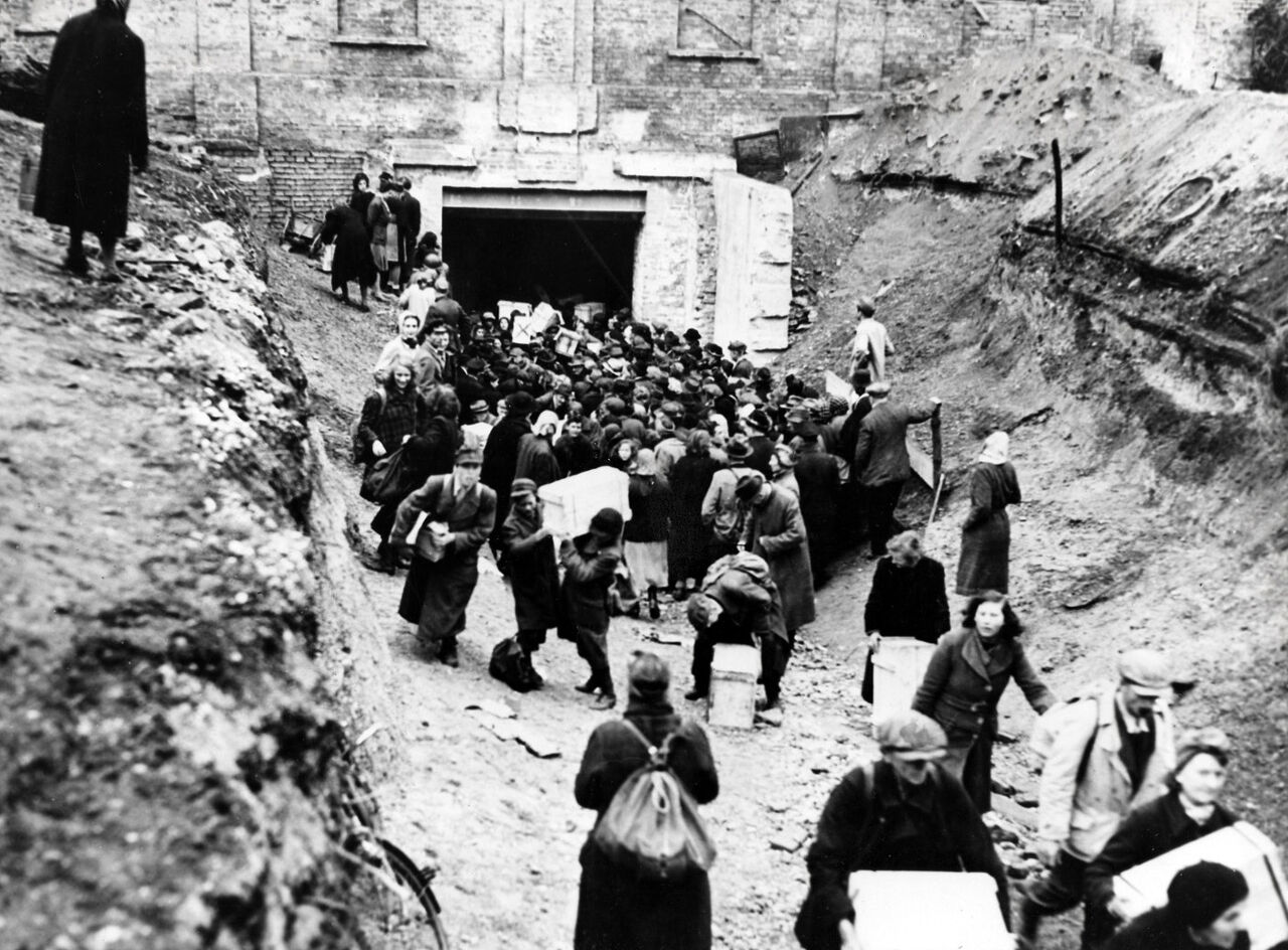 30 april 1945: Hitler pleegt zelfmoord in ondergrondse bunker | VRT NWS