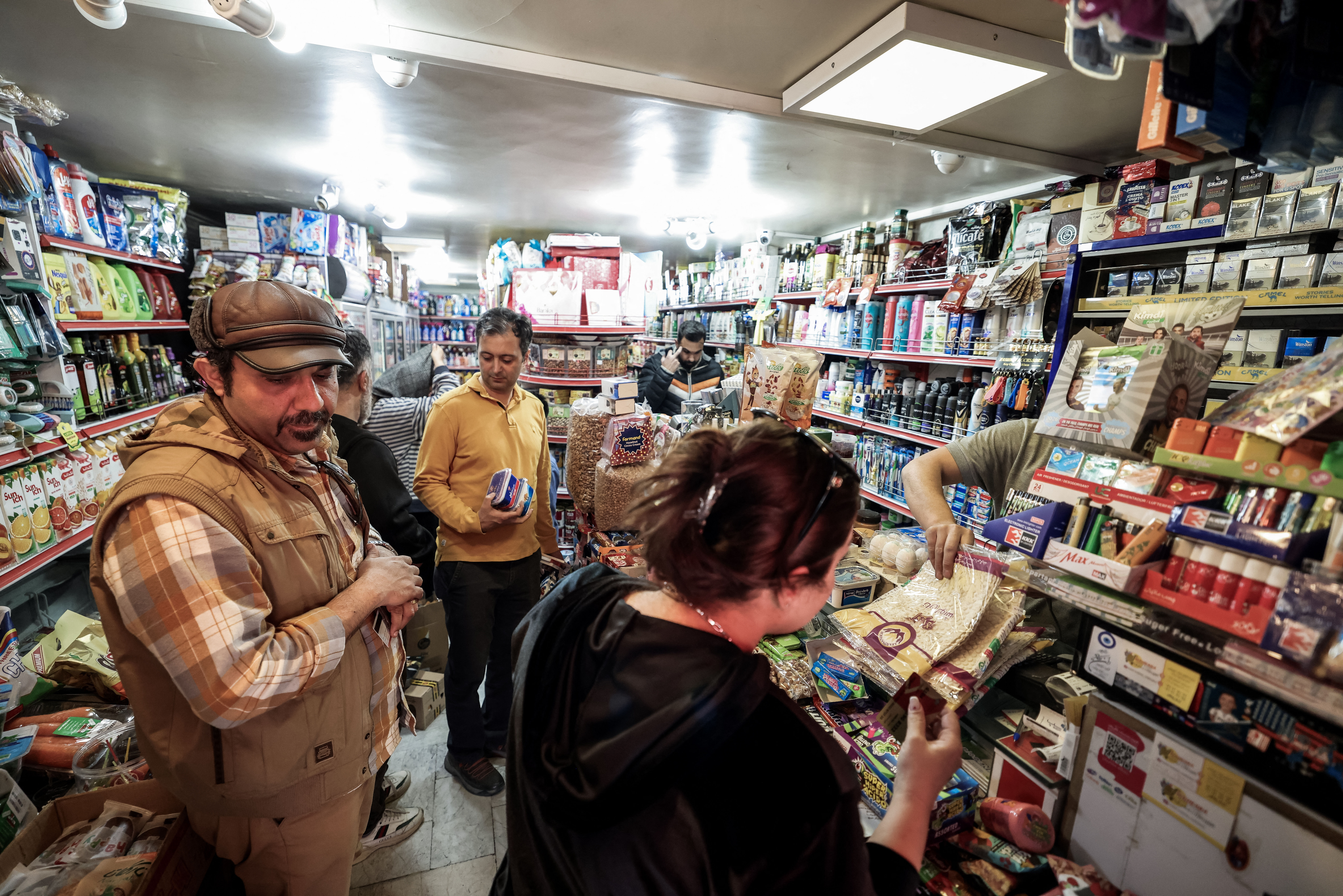 Stemmen uit Iran: "Iran moet bevrijd worden: bang maar blij dat er iets gebeurt"