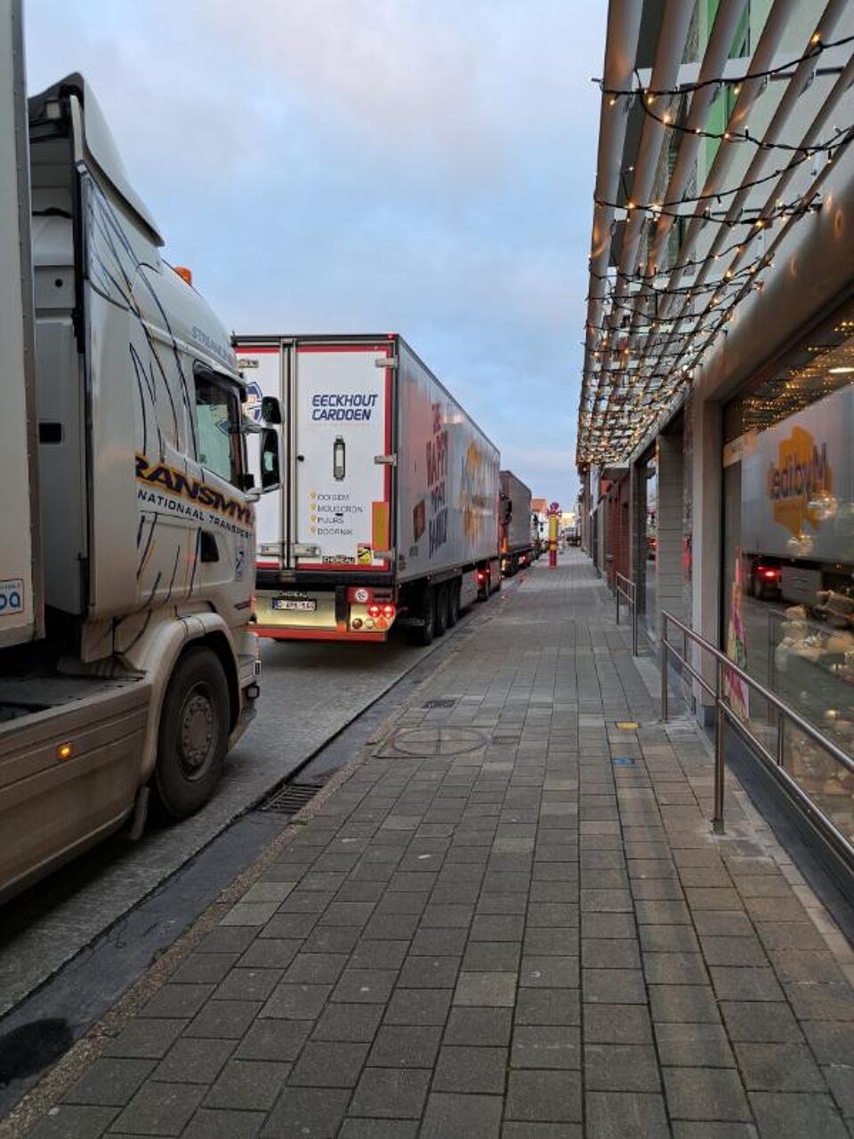 Werken Aan Spooroverweg Zorgen Voor Verkeerschaos In Menen: Bewoners ...