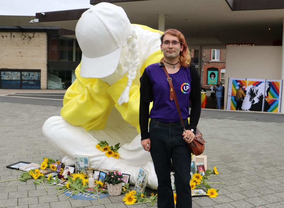 Standbeeld In Hasselt Wil Taboe Rond Depressie En Zelfdoding Bij